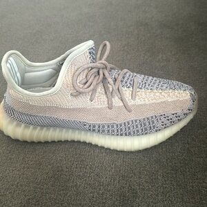 Yeezy Sneakers gray and tan